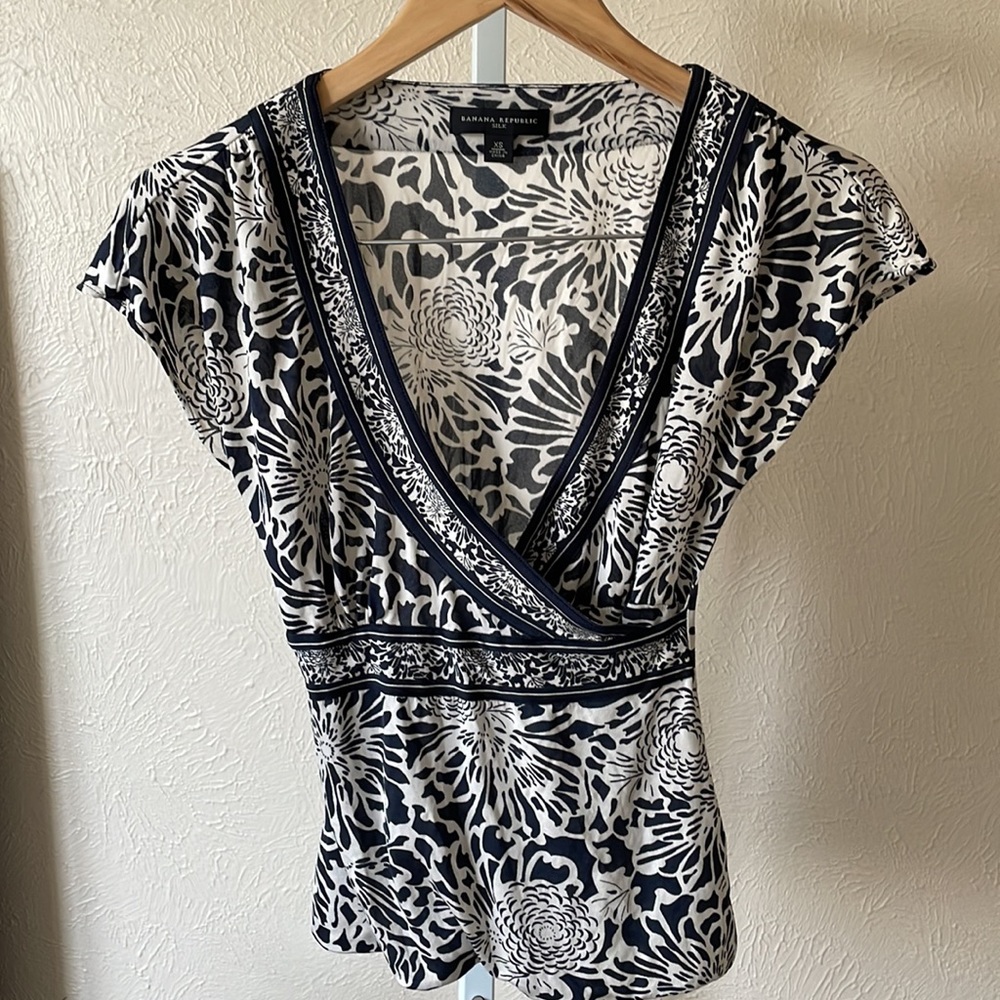 Banana Republic 100% silk floral wrap top